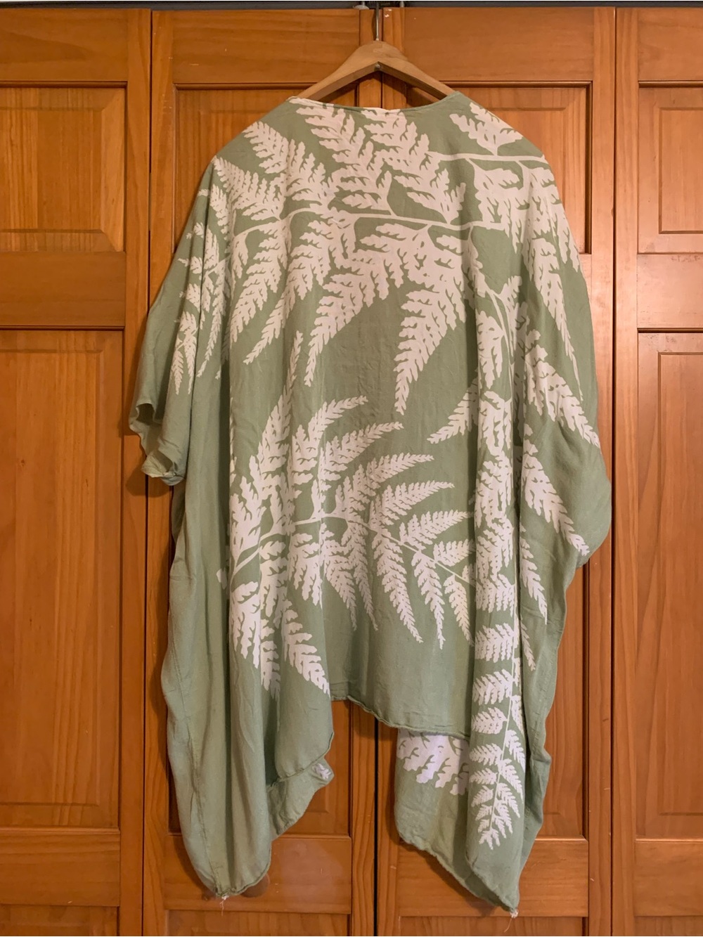 Hawaiian Fern Print Shawl / Coverup
